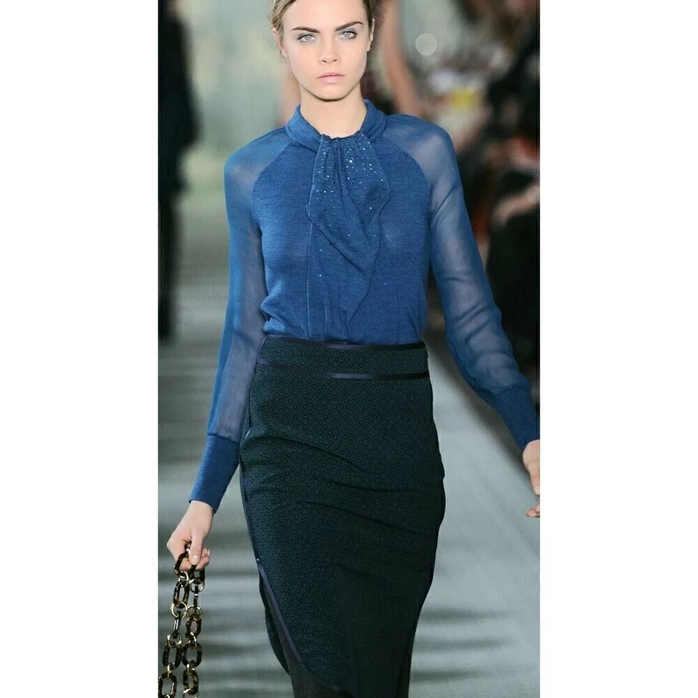 TORY BURCH Ames Skirt Size 8, A Runway Collection and A Tory Favorite